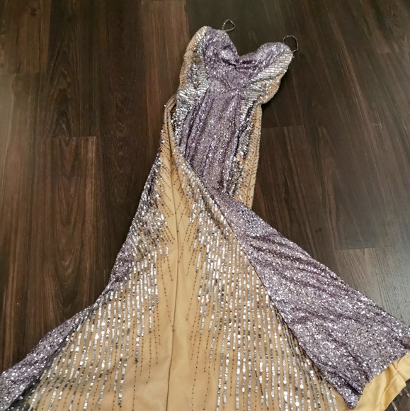 Off-shoulder evening dress - Picture 2 of 5